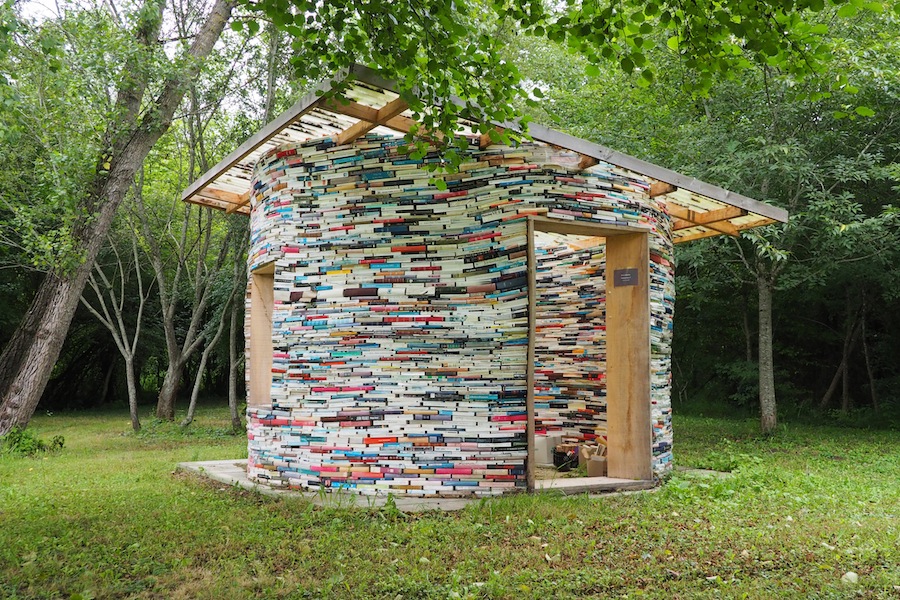 1- cabane en livre 